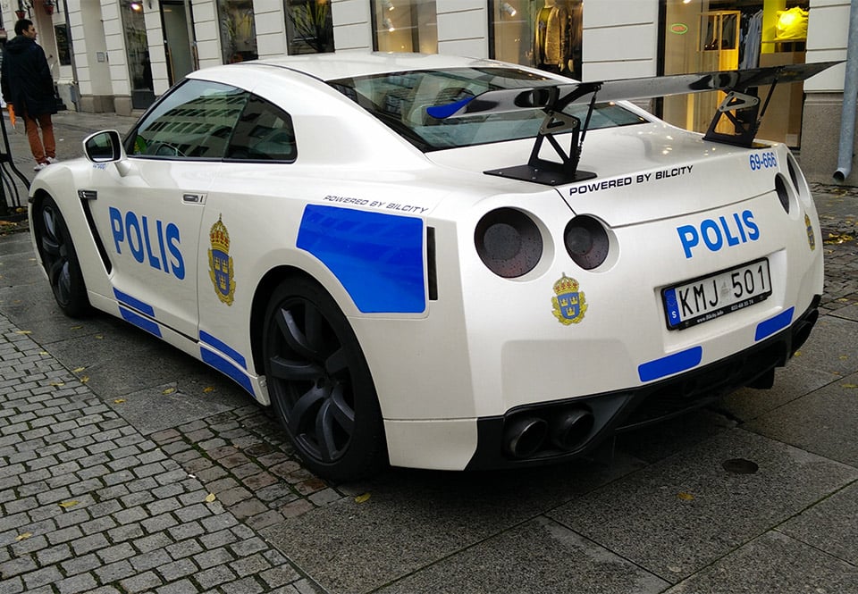 Nissan gtr police car #4