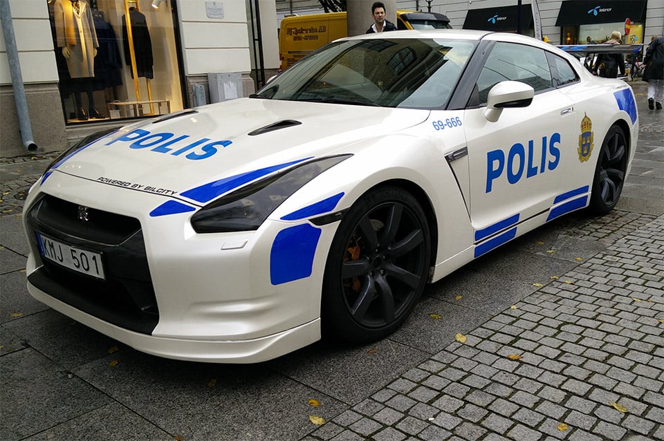 Nissan gt-r cop cars for metro police #10
