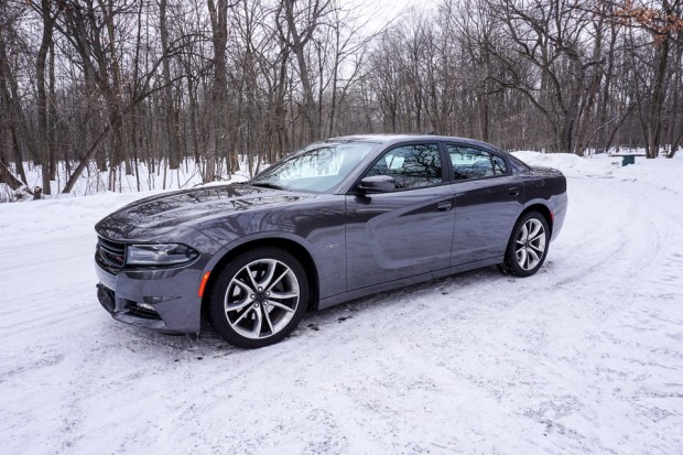 2015_dodge_charger_rt_road_track_17