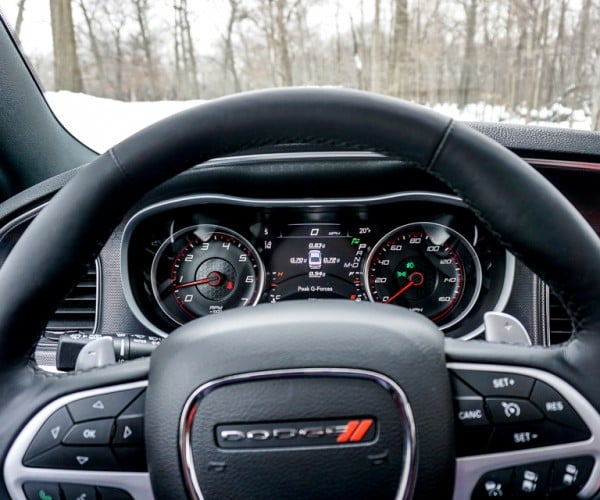 2015_dodge_charger_rt_road_track_31