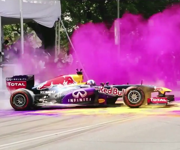 F1 Driver Makes Gloriously Colorful Donuts