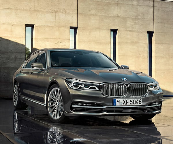 How the New BMW 7-Series Got Its New Car Smell