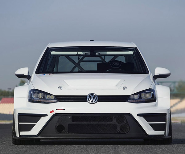 VW Golf 330 PS is a Concept Car for the Race Track