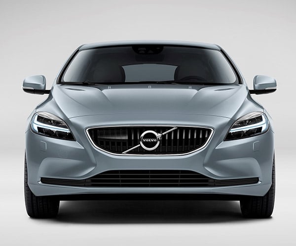 Volvo V40 Facelift Brings Lots of Blue and Thor's Hammer
