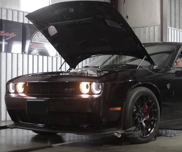 Hennessey HPE 1000 Challenger Hellcat Tears up the Dyno
