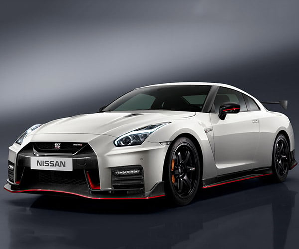 2017 Nissan GT-R NISMO Costs Nearly as Much as a 911 GT3 RS