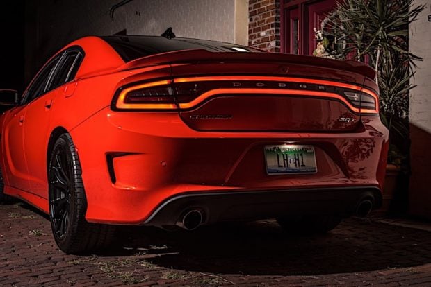 2016-dodge-charger-hellcat_15