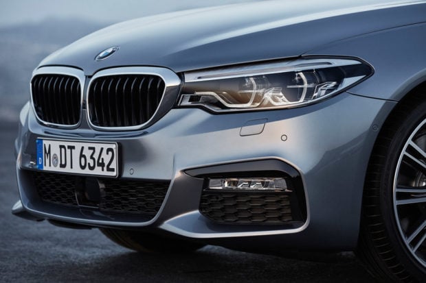 2017_bmw_5_series_5