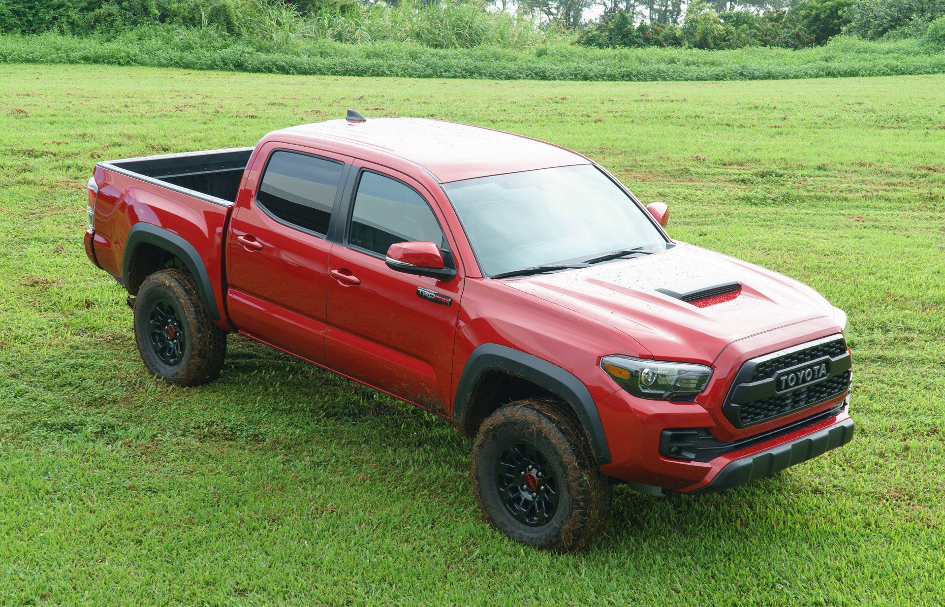 Off-Road in Hawaii with the 2017 Toyota Tacoma TRD Pro - 95 Octane