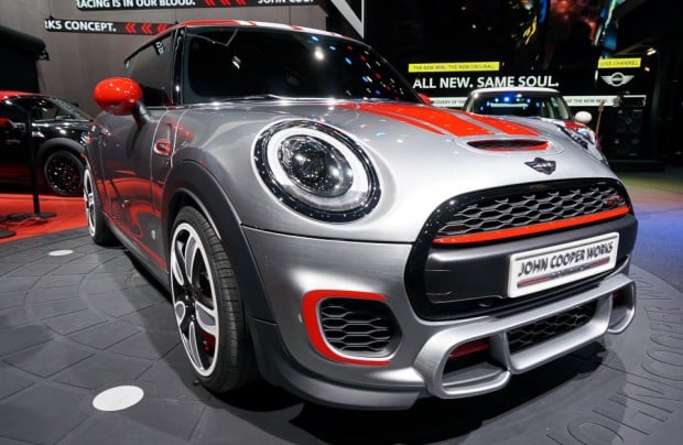 mini_jcw_cooper_reveal_naias_3