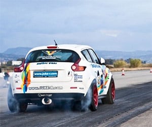 Nissan Juke-R Tears up the Drag Strip in Greece