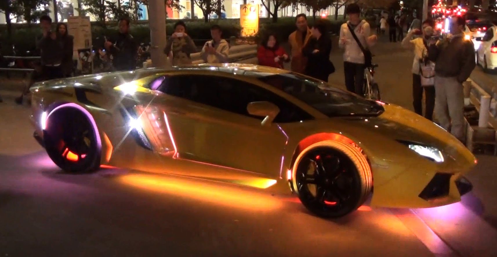 Eight Minutes of Insane Japanese Lamborghinis