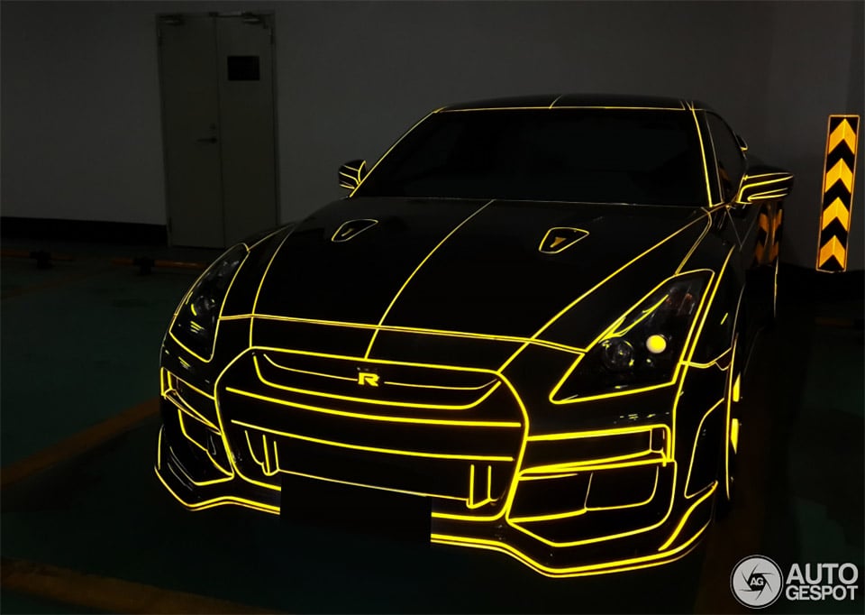 TRON Nissan GT-R Lights up The Chinese Night