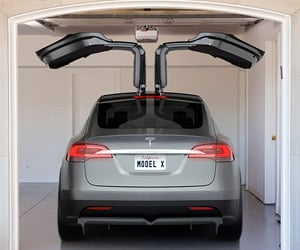 Tesla Model X Confirmed for Early 2015 Deliveries