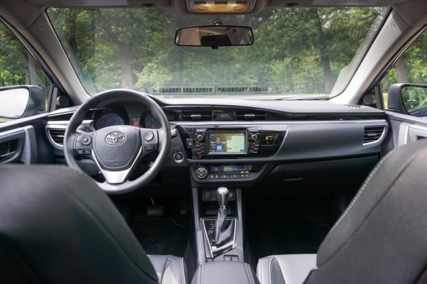 2014_toyota_corolla_s_11