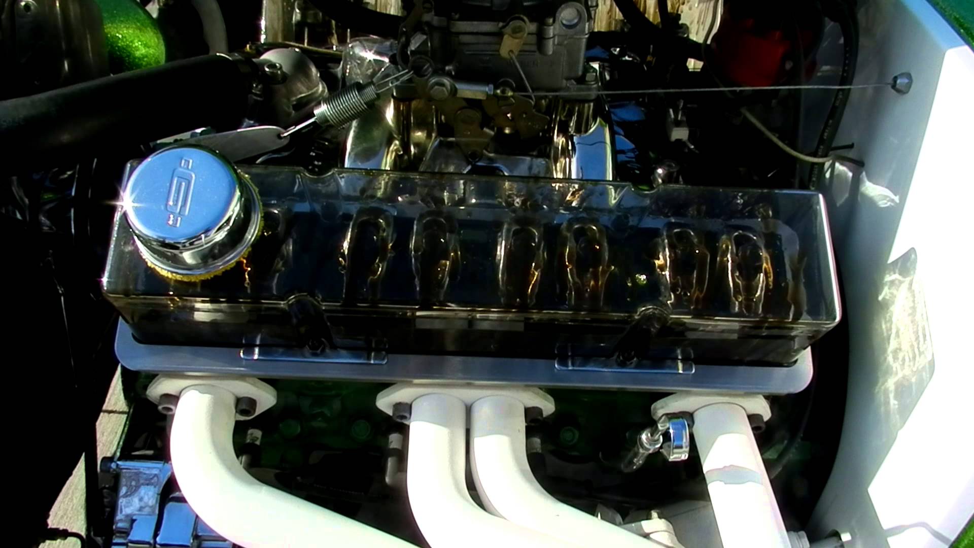 Look Inside a V8 Engine with a Clear Valve Cover