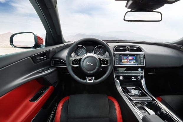 2016_jaguar_xe_s_15