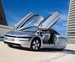 Volkswagen Delivers First XL1 Hybrid, Unveils Pricing