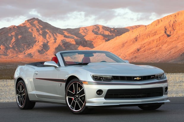 2015_chevrolet_camaro_commemorative_edition_2