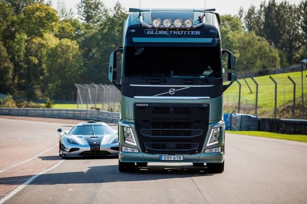 volvo_trucks_vs_koenigsegg_3