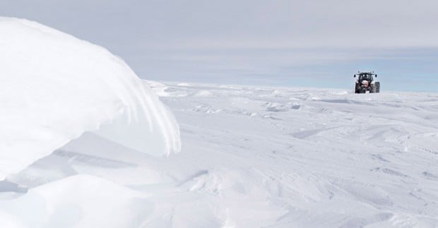 massey_ferguson_tractor_girl_reaches_south_pole_2