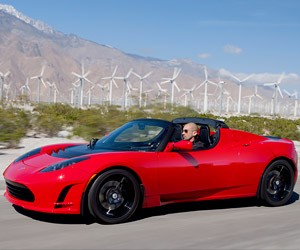 Tesla Roadster Gets 400-Mile Range Upgrade