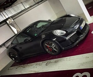 2016 Porsche 911 GT3 RS Spied in a Garage