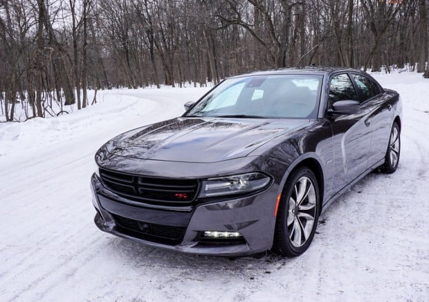 2015_dodge_charger_rt_road_track_16