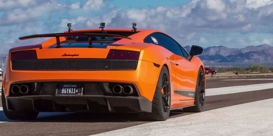 Twin Turbo Lambo Destroys Bugatti Veyron in 1/2-Mile