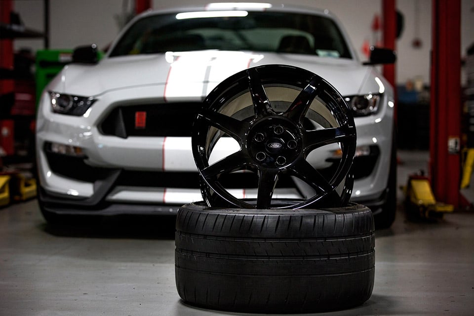Ford Talks Shelby GT350R Carbon Fiber Wheels