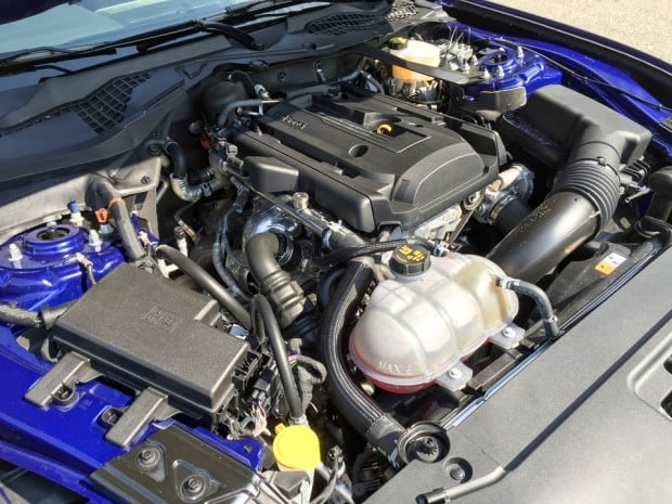 2015_ford_mustang_ecoboost_blue_manual_7