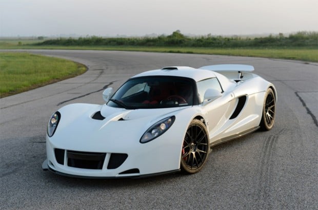 venom_gt_white_2