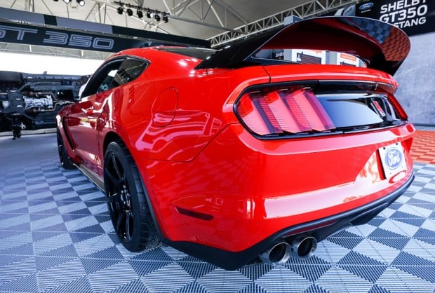 2015_2016_mustang_gt_350_r_10