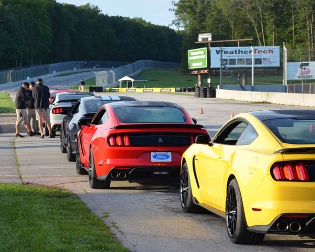 2015_2016_mustang_gt_350_r_16