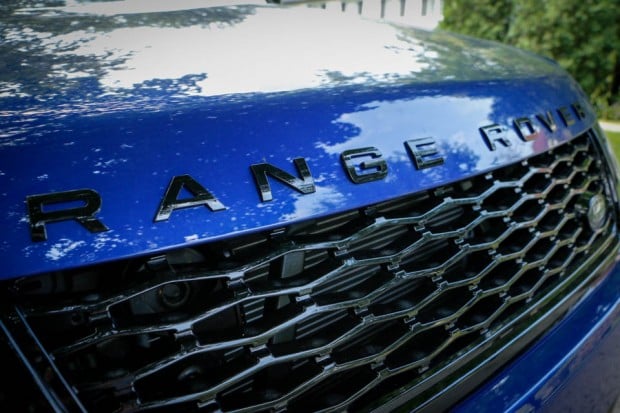 2015_range_rover_sport_svr_11