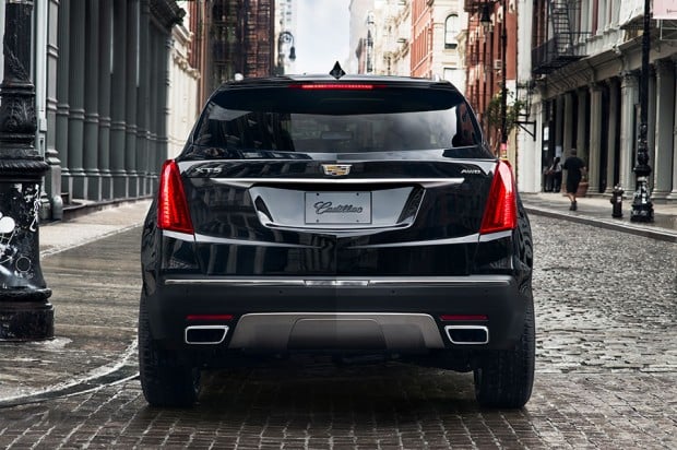 2017-Cadillac-XT5_4