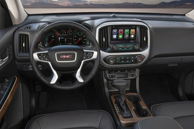 2017-GMC-Canyon-Denali_2