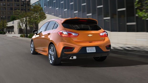 2017-Chevrolet-CruzeHatch-_3