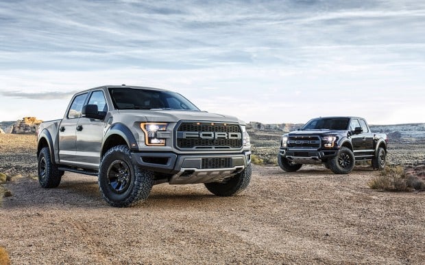 2017_ford_raptor_supercrew_2