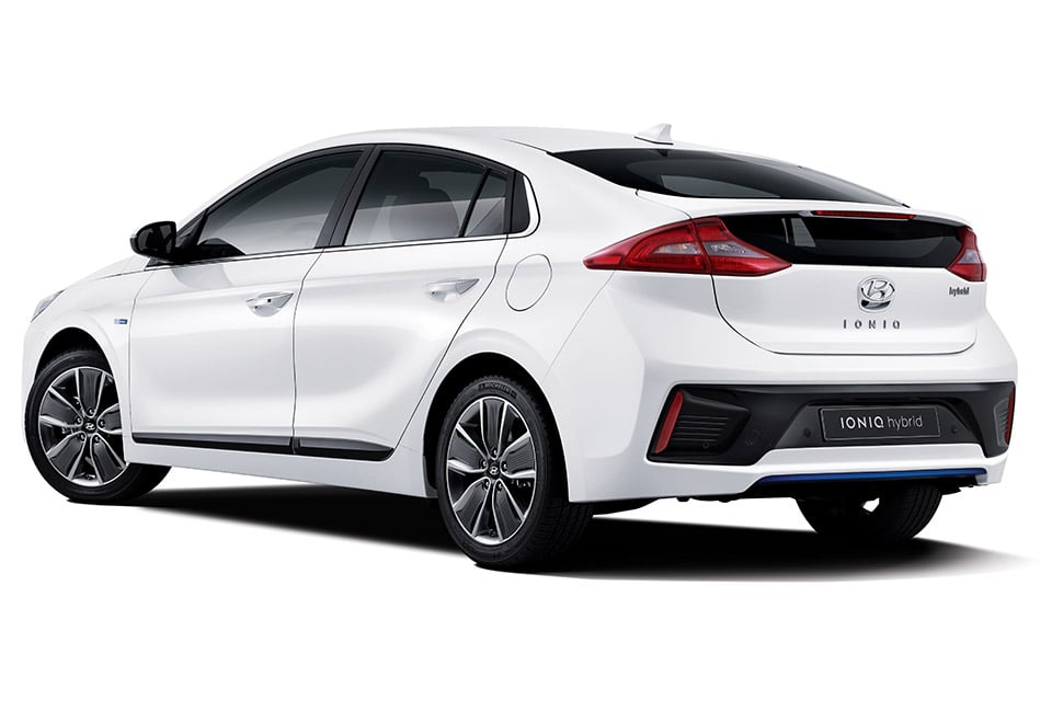 Hyundai IONIQ Hybrid Wants to be the Next Prius