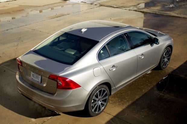 2016_Volvo_S60_T5_4