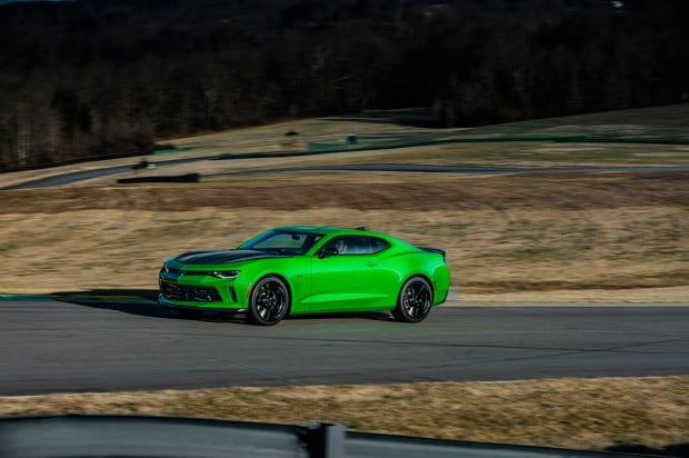 2017-Chevrolet-Camaro-1LE_3