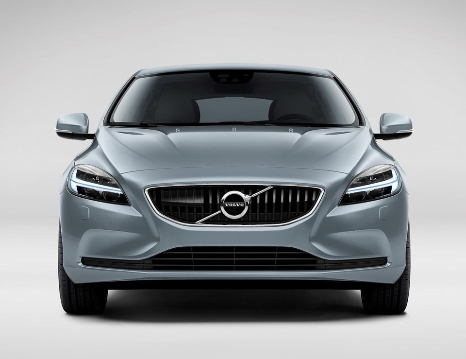 Volvo V40 Facelift Brings Lots of Blue and Thor’s Hammer