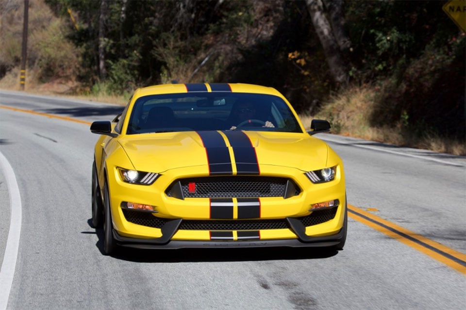 Shelby GT350 and GT350R Buyers Get a Free Track Day