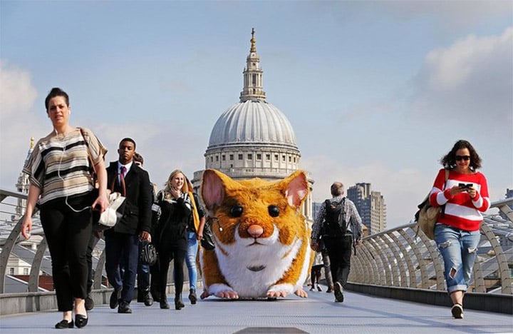 Giant Hamstermobile Cruises London