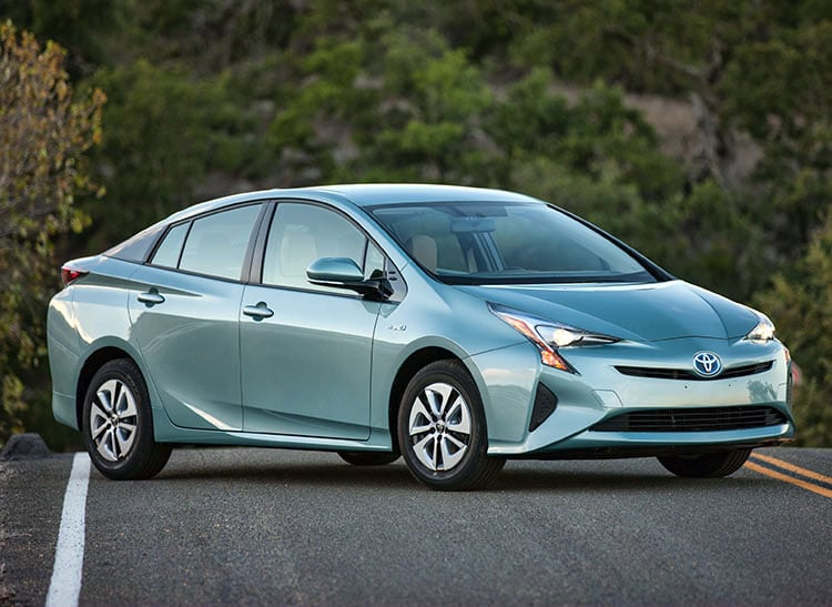 2016 Toyota Prius Sets Consumer Reports Hybrid MPG Record