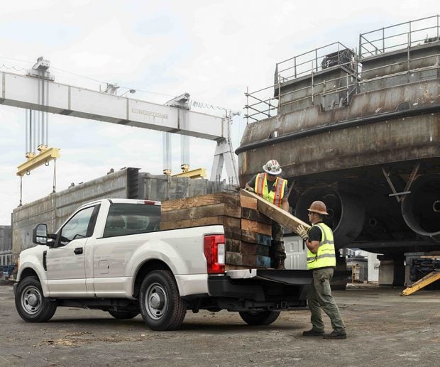 2017_ford_super_duty_truck_2