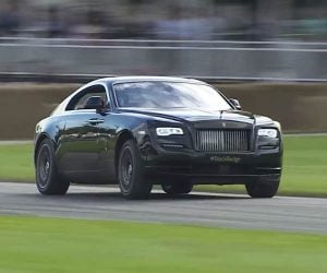 Rolls-Royce Wraith Stealthily Terrorizes Goodwood