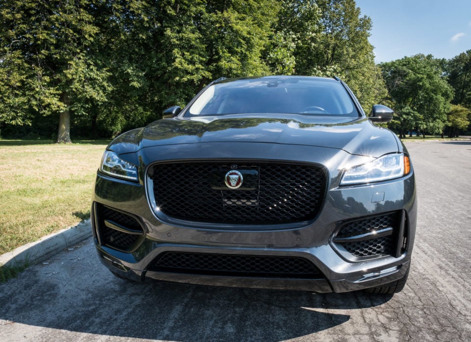 2017_jaguar_f_pace_r_sport_2