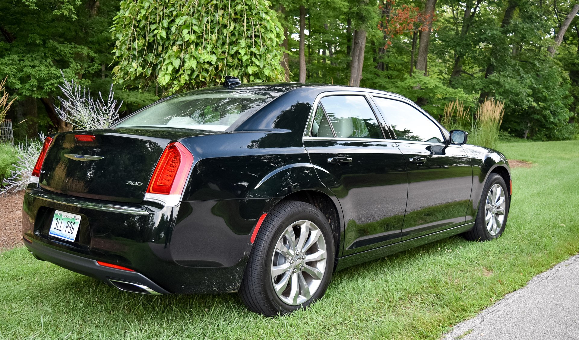 Review: 2016 Chrysler 300 Limited
